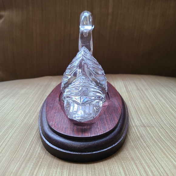 Waterford Legends & Lore Swan Figure with Stand - Picture 4 of 5